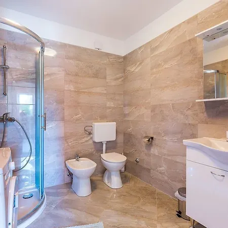 Irina 2 Apartman