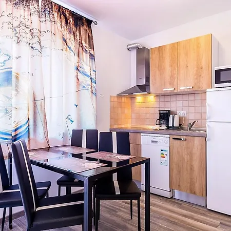 Apartman Irina 2 *